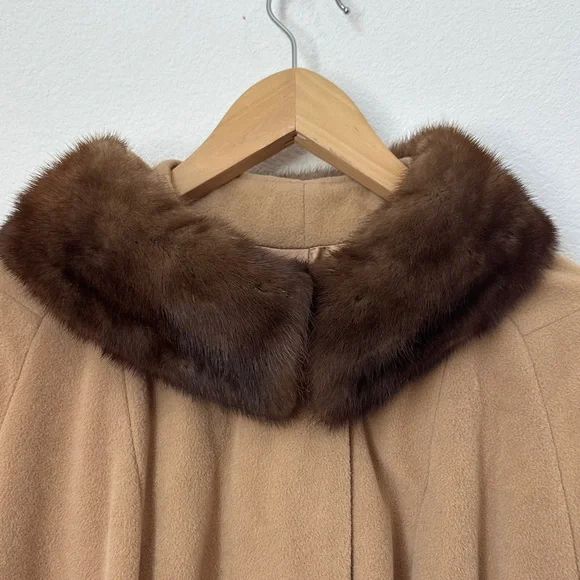 Vintage Kashmiracle Tan Coat with Faux Fur Collar - Picture 5 of 13